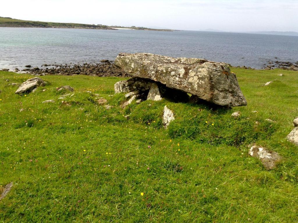 Cnoc Breac B&B Cleggan Bagian luar foto